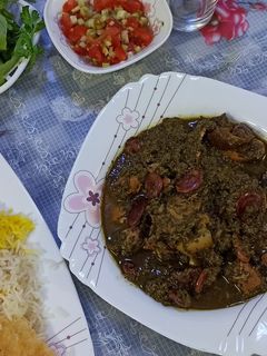 عکسی از دستور قورمه سبزی با گوشت بوقلمون