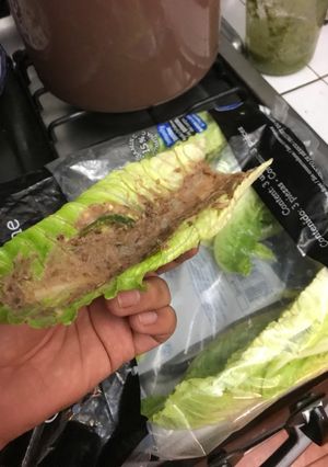 Una foto de Tacos de lechuga con frijoles