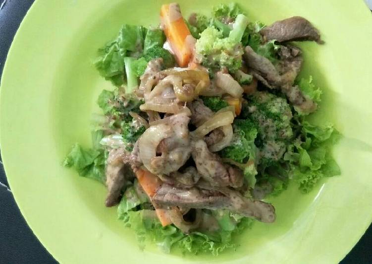 8 Resep: Salad Saus Wijen untuk Diet Anti Gagal!