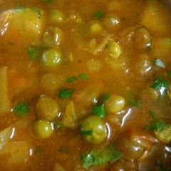 A picture of Aloo matar.