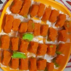 A picture of Tri colour coconut burfi.