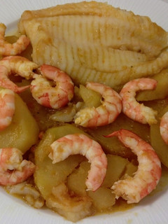 Una foto de Guiso de perca con langostinos