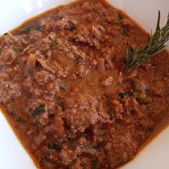 A picture of Stewed Minced Meat Mixed with Chicken Gizzards.