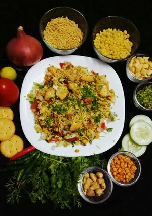 A picture of Chat pata Biscuit bhel.    .