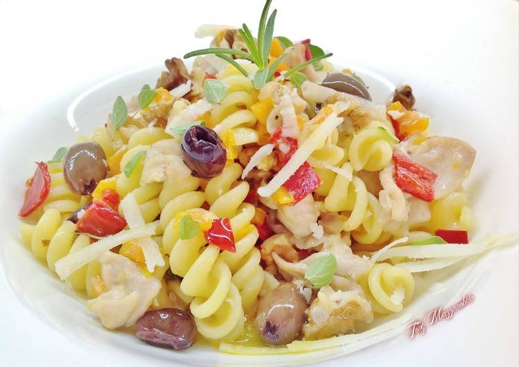 Fusilli con ragù di coniglio, olive taggiasche e noci