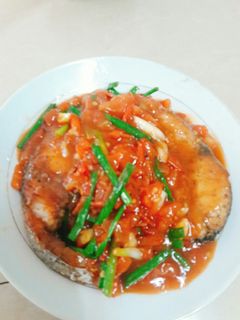 Hình của món Cá thu sauce cà.