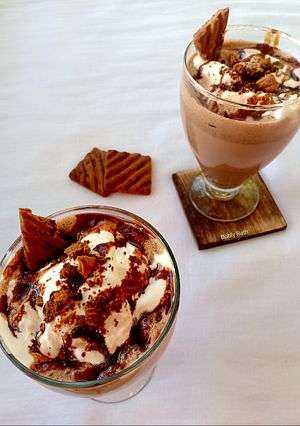 A picture of Hide and seek milk shake.