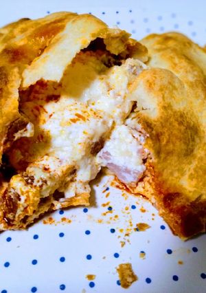 Una foto de Calzone de chorizo picante estilo Raki