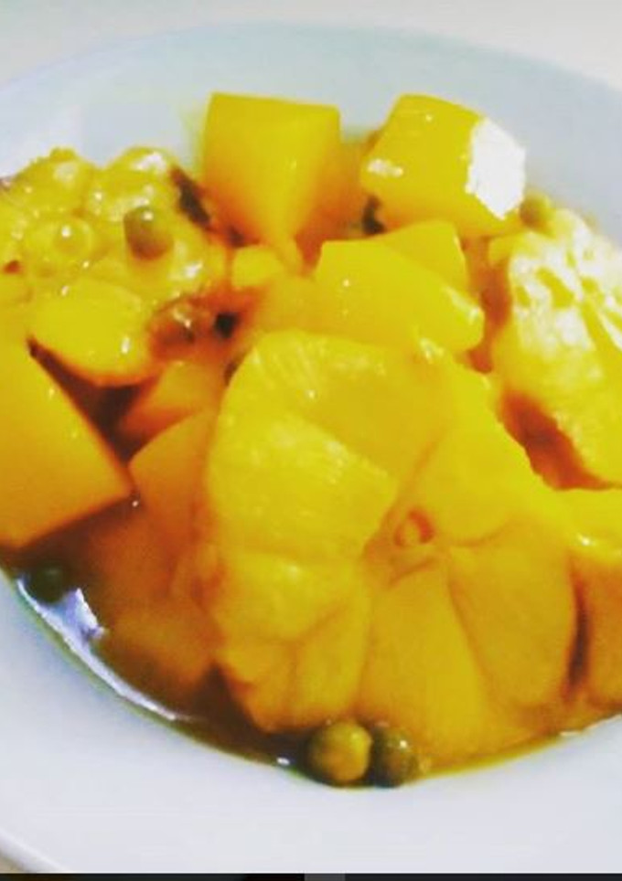 Una foto de Patatas con cazón en amarillo