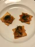 Antipasto salmone e avocado aneto