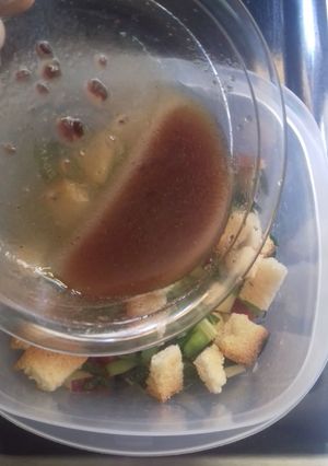 Una foto de Vinagreta dulce y queda con muchas ensaladas