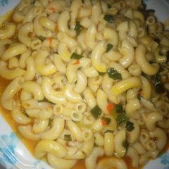 A picture of Macaroni Jolloff.