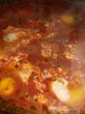 Huevo al poché con salsa