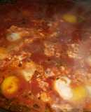 Huevo al poché con salsa