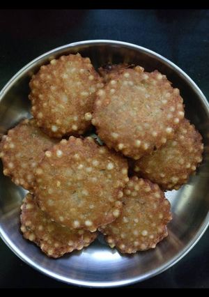 A picture of Sabudana vada.