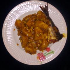 Yam and beans porridge with fish A picture of Yam and beans porridge with fish.