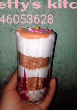 A picture of Vanilla and chocolate cake perfait.