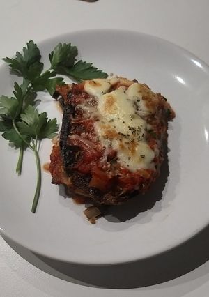 A picture of Melanzane alla parmigiana.