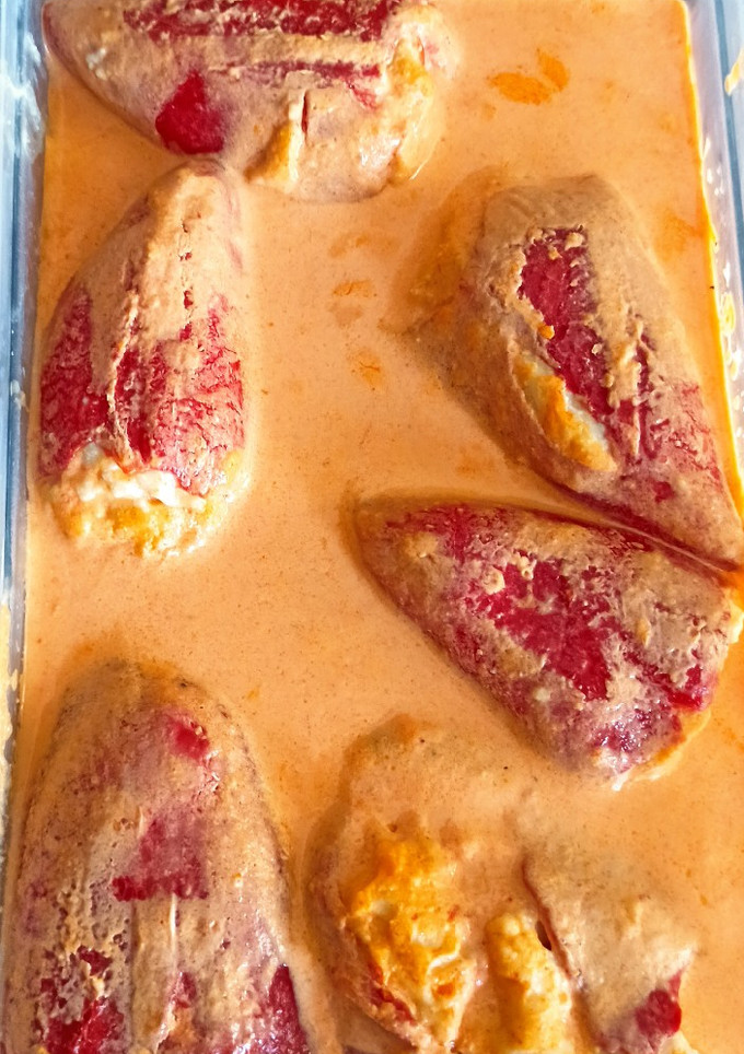 Una foto de Pimientos de Piquillo rellenos de pollo