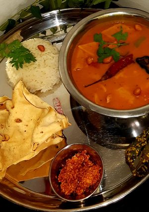 દાળ-ઢોકળી(dal dhokli recipe in Gujarati) રેસીપી મુખ્ય ફોટો