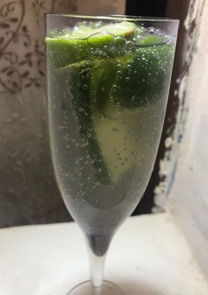A picture of Virgin mojito.