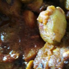 A picture of Potato and pointed gourd curry.