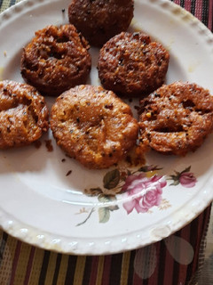 રાઈસ ફલોર કોઈન (Rice Flour Coin Recipe In Gujarati) રેસીપી મુખ્ય ફોટો