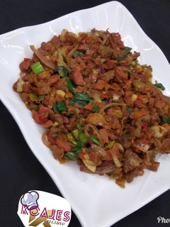 A picture of Chicken sausage beef sauce.
