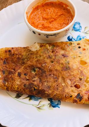 મૈસુર ચીઝ ઓનીયન રવા ઢોસા (Mysore Cheese Onion Rava Dosa Recipe In Gujarati) રેસીપી મુખ્ય ફોટો