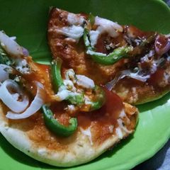 Kulcha pizza A picture of Kulcha pizza.