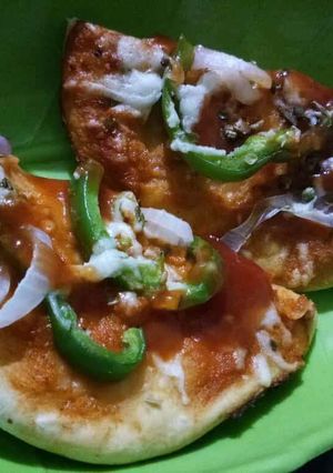 A picture of Kulcha pizza.