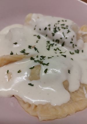 Hússal töltött ravioli sajtmartassal recept fotója