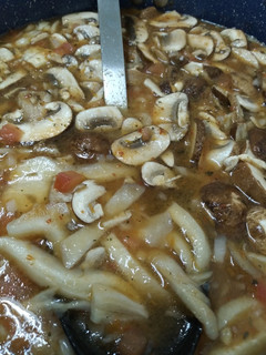 Una foto de Sopa de setas con champiñones