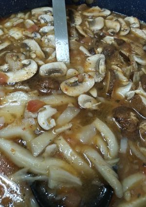 Una foto de Sopa de setas con champiñones