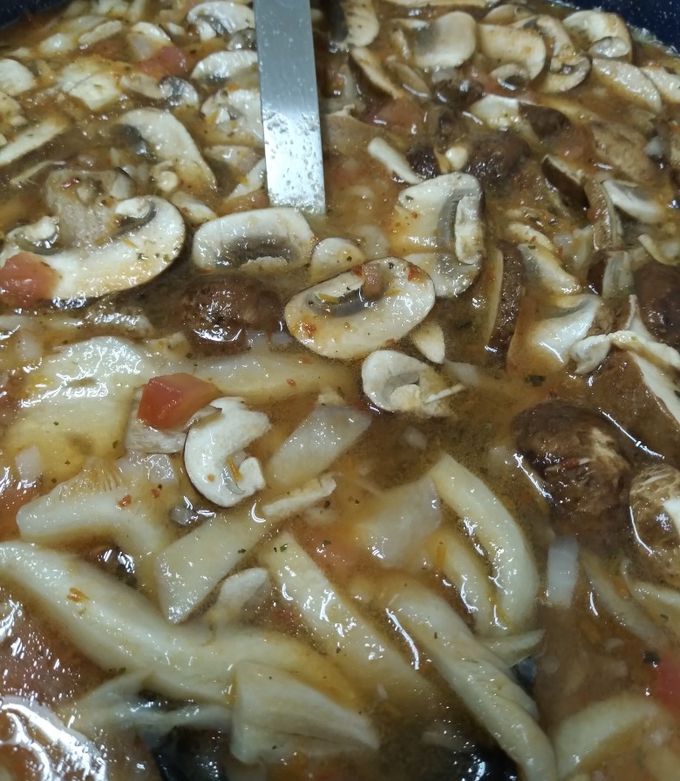 Una foto de Sopa de setas con champiñones