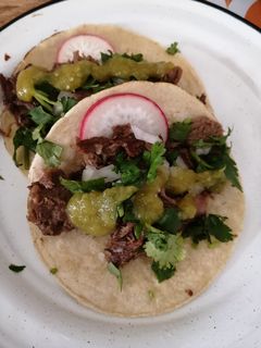 Una foto de Lengua de res para tacos en slow cooker