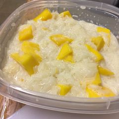 A picture of Sticky Rice Mango.
