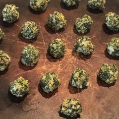A picture of Spinach Balls.