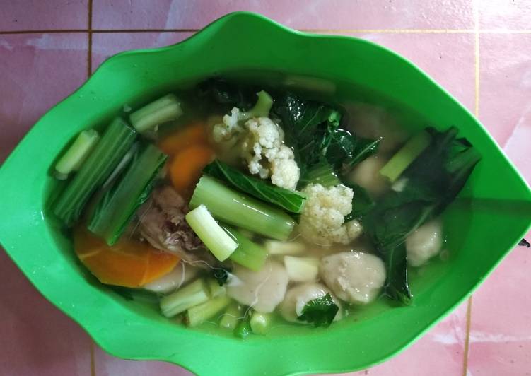 Sop ayam campur