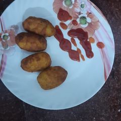 A picture of Aloo cutlets.