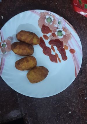 A picture of Aloo cutlets.