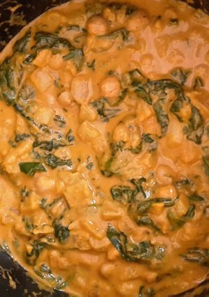 A picture of Chickpea & Spinach Curry.