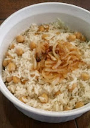 Una foto de Arroz árabe con garbanzos "Kedreh"