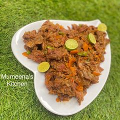 A picture of Peppered beef.