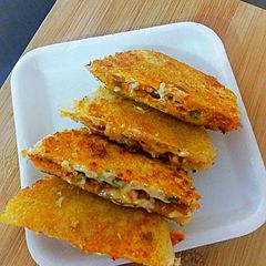 A picture of Cheese pizza sandwich.