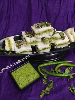 સેન્ડવીચ ઢોકળા (Sandwich Dhokla Recipe In Gujarati) રેસીપી મુખ્ય ફોટો