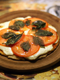 Una foto de Pizza sin gluten con masa de brócoli
