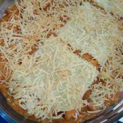 A picture of Lasagna chicken bolognaise.