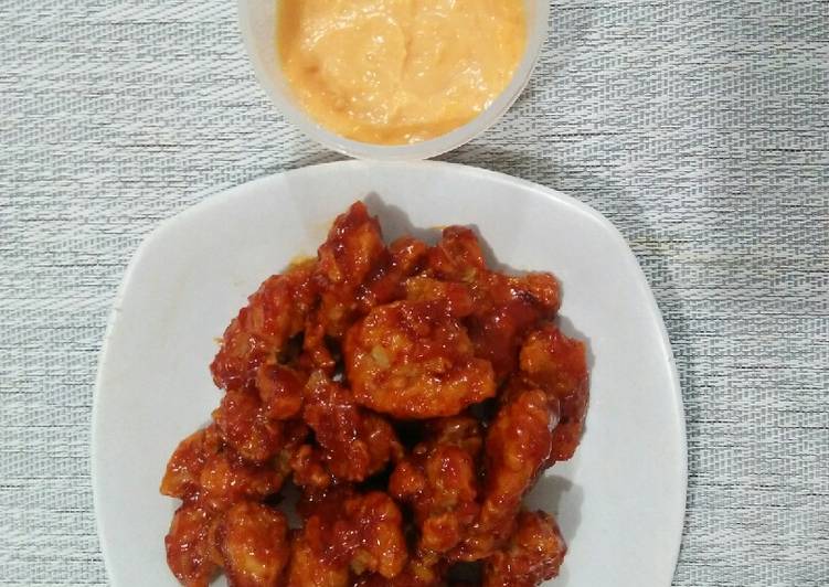 Yangnyeom Tongdak (Spicy Fire Chicken) + Saus Keju