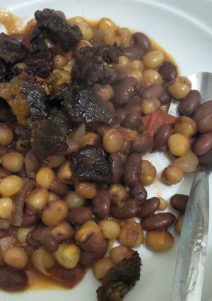 A picture of Stewed githeri With beef.
